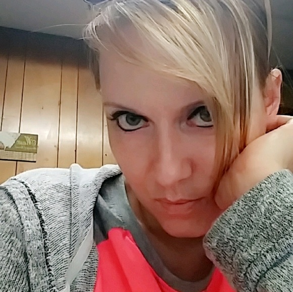 Meet your Posher, Shantell - Picture 1 of 1